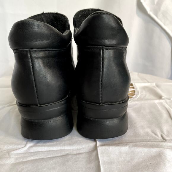 LL Bean Bootie Size 8 Leather? Black Women's shoes pull-on - Picture 4 of 7